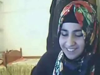 Klipas - hijab valdovė rodantis šikna apie internetinė kamera