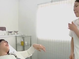 Japonská lesbička podmanivý plivání masáž klinika subtitled
