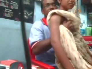 Indické desi miláčik fucked podľa sused strýko vnútri obchod